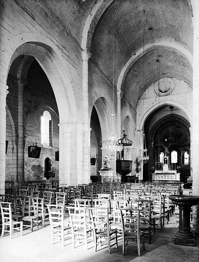 Eglise : intérieur vers le nord-est