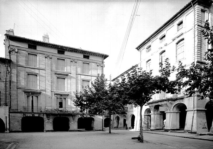 Façades à arcades