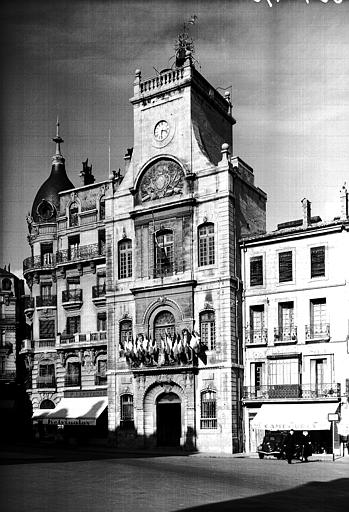 Façade sur place