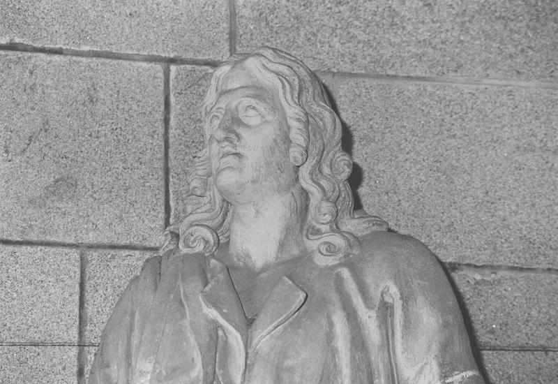statue : saint Jean, vue partielle - © Ministère de la Culture (France), Médiathèque du patrimoine et de la photographie (objets mobiliers), tous droits réservés
