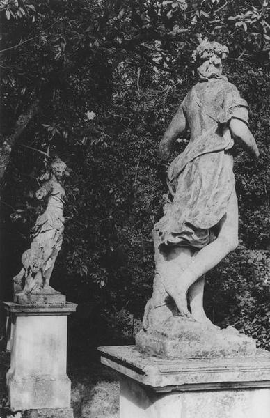 statues  : nymphes, vue générale
