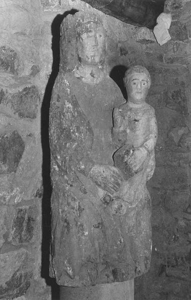 statue : Vierge à l'enfant, vue générale - © Ministère de la Culture (France), Médiathèque du patrimoine et de la photographie (objets mobiliers), tous droits réservés