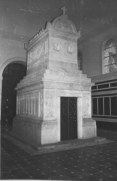 monument funéraire (mausolée) des fusillés de Quiberon, vue générale