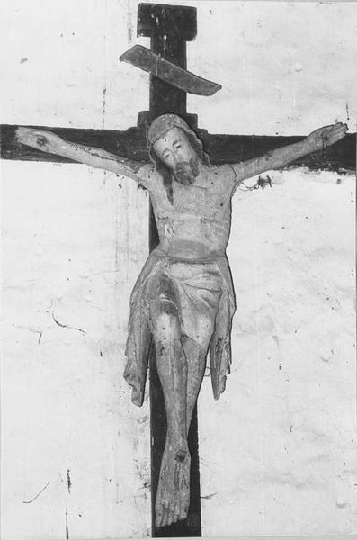 Statue : Christ en croix