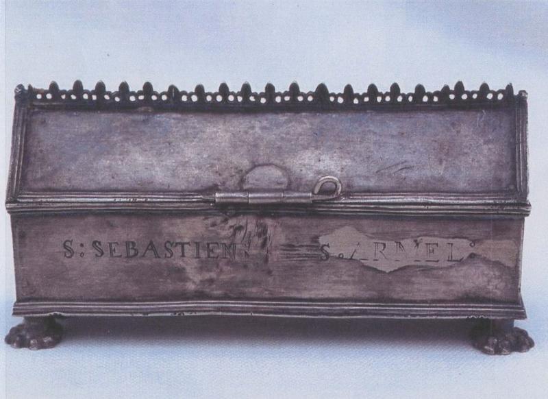 châsse-reliquaire de saint Armel et saint Sébastien, vue générale - © Ministère de la Culture (France), Médiathèque du patrimoine et de la photographie (objets mobiliers), tous droits réservés