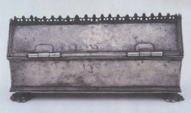 châsse-reliquaire de saint Armel et saint Sébastien, vue générale - © Ministère de la Culture (France), Médiathèque du patrimoine et de la photographie (objets mobiliers), tous droits réservés