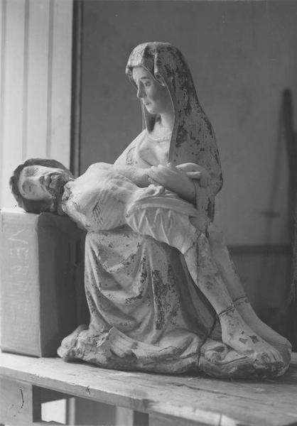 groupe sculpté : Vierge de Pitié, vue générale