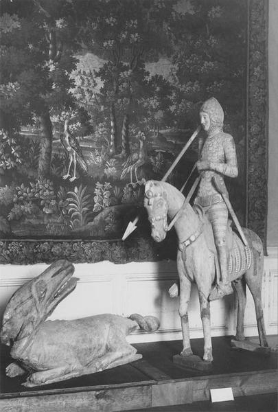 groupe sculpté : saint Georges et le dragon, vue générale - © Ministère de la Culture (France), Médiathèque du patrimoine et de la photographie (objets mobiliers), tous droits réservés