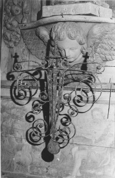porte-cierges du maître-autel, vue générale