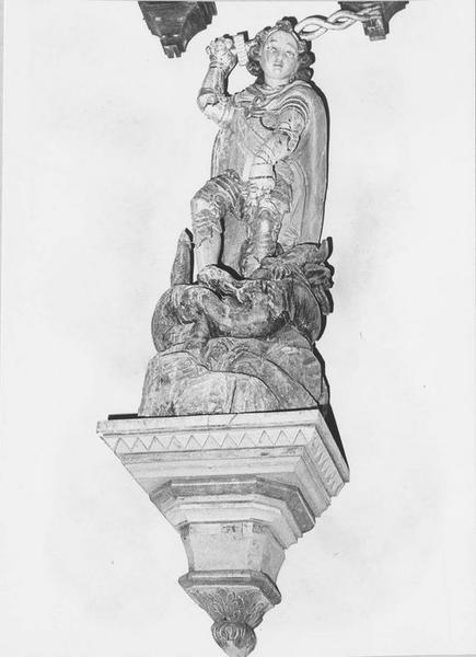 groupe sculpté : saint Michel, vue générale - © Ministère de la Culture (France), Médiathèque du patrimoine et de la photographie (objets mobiliers), tous droits réservés