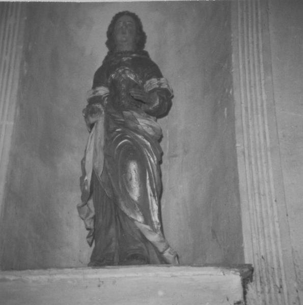 statue : sainte Barbe, vue générale