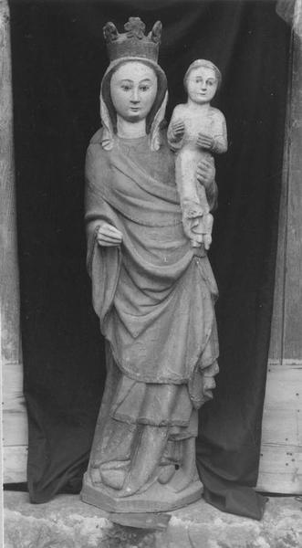 statue : Vierge à l'enfant, vue générale - © Ministère de la Culture (France), Médiathèque du patrimoine et de la photographie (objets mobiliers), tous droits réservés