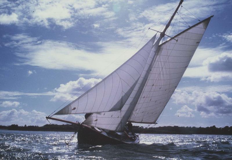 bateau de plaisance (yacht type cotre aurique) dit Gunga-Din, vue générale - © Ministère de la Culture (France), Médiathèque du patrimoine et de la photographie (objets mobiliers), tous droits réservés