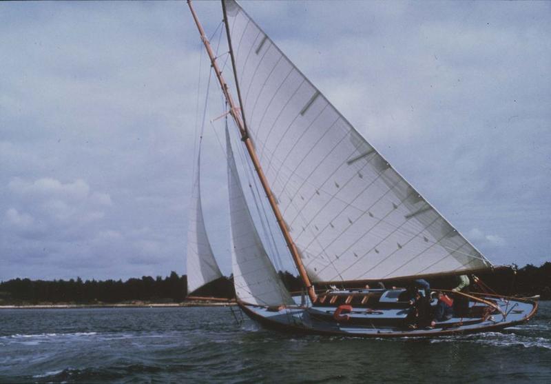 bateau de plaisance (yacht type cotre aurique) dit Gunga-Din, vue générale - © Ministère de la Culture (France), Médiathèque du patrimoine et de la photographie (objets mobiliers), tous droits réservés