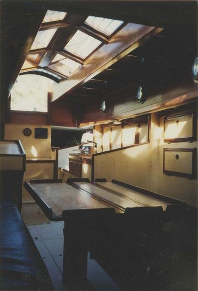 bateau de plaisance (yacht type cotre aurique) dit Gunga-Din, vue partielle de l'aménagement intérieur - © Ministère de la Culture (France), Médiathèque du patrimoine et de la photographie (objets mobiliers), tous droits réservés