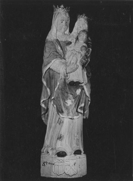 groupe sculpté : sainte Anne, la Vierge et l'enfant, vue générale - © Ministère de la Culture (France), Médiathèque du patrimoine et de la photographie (objets mobiliers), tous droits réservés