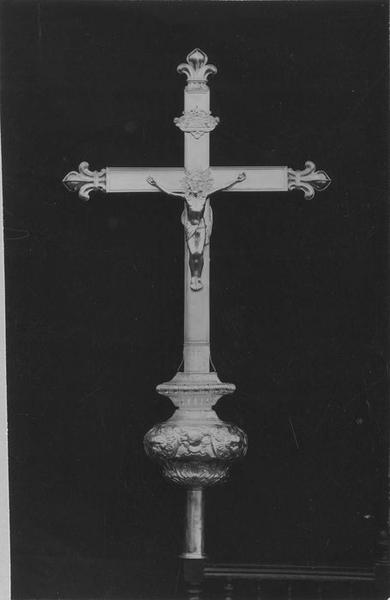 croix de procession, vue générale - © Ministère de la Culture (France), Médiathèque du patrimoine et de la photographie (objets mobiliers), tous droits réservés