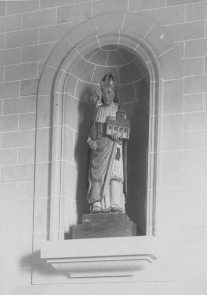 statue : saint Louis, vue générale