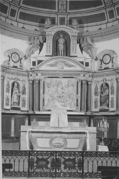 retable, statues : saint Pierre, saint Paul, Ecce Homo, bas-relief : Ascension (l'), vue générale - © Ministère de la Culture (France), Médiathèque du patrimoine et de la photographie (objets mobiliers), tous droits réservés
