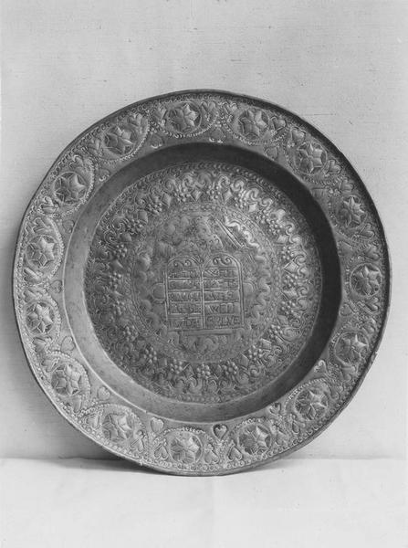 plat de quête, vue générale - © Ministère de la Culture (France), Médiathèque du patrimoine et de la photographie (objets mobiliers), tous droits réservés