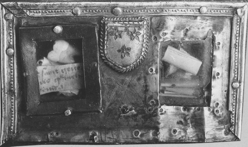 reliquaire de saint Gentien, vue générale du couvercle - © Ministère de la Culture (France), Médiathèque du patrimoine et de la photographie (objets mobiliers), tous droits réservés