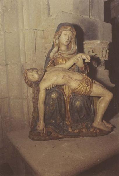 statue dite Notre-Dame-de-La-Houssaye : Vierge à l'enfant, vue générale - © Ministère de la Culture (France), Médiathèque du patrimoine et de la photographie (objets mobiliers), tous droits réservés
