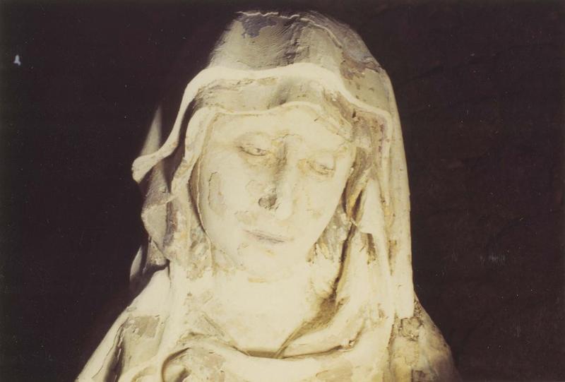 statue dite Notre-Dame-de-La-Houssaye : Vierge à l'enfant, détail