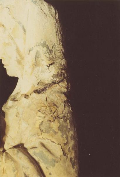statue dite Notre-Dame-de-La-Houssaye : Vierge à l'enfant, détail