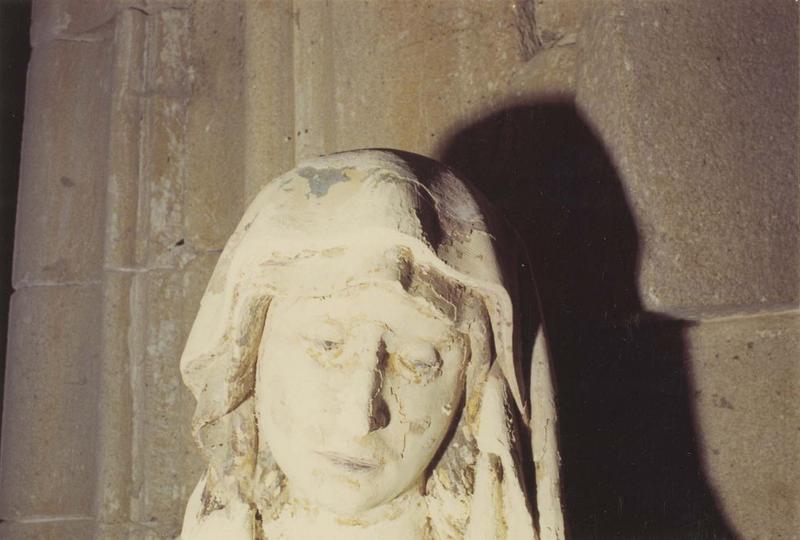 statue dite Notre-Dame-de-La-Houssaye : Vierge à l'enfant, détail