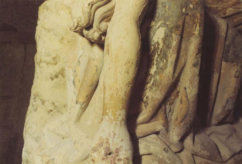statue dite Notre-Dame-de-La-Houssaye : Vierge à l'enfant, détail
