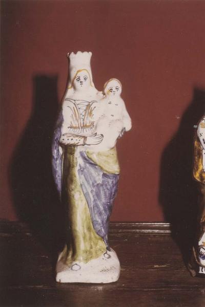 statue (statuette) : Vierge à l'enfant, vue générale