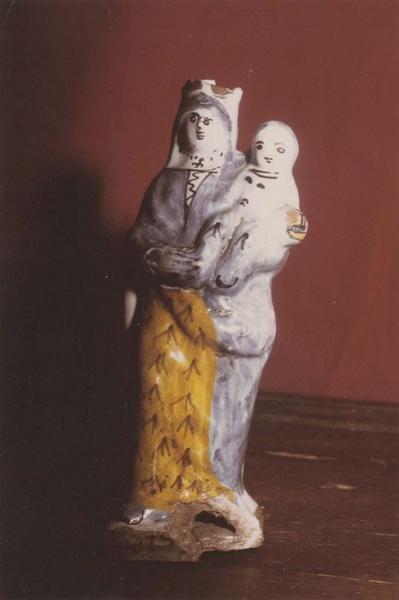 statue (statuette) : Vierge à l'enfant, vue générale