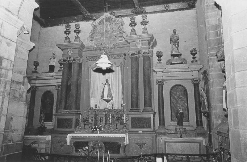 autels, gradins d'autel, tabernacle, retables, tableau : remise du rosaire à saint Dominique et sainte Catherine de Sienne (la), vue générale