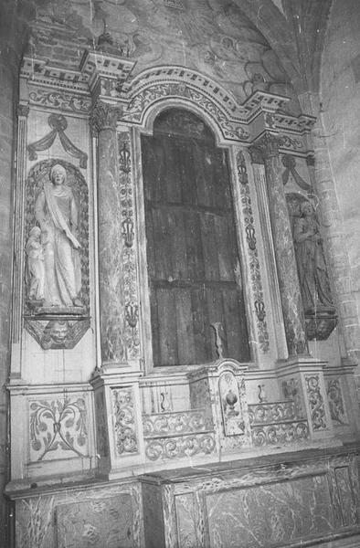 Autel, retable, tabernacle, statue, groupe sculpté : sainte Appoline, sainte Anne et la Vierge