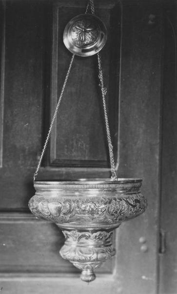 lampe de sanctuaire style Louis XV, vue générale - © Ministère de la Culture (France), Médiathèque du patrimoine et de la photographie (objets mobiliers), tous droits réservés