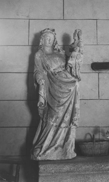 statue : Vierge à l'enfant, vue générale - © Ministère de la Culture (France), Médiathèque du patrimoine et de la photographie (objets mobiliers), tous droits réservés