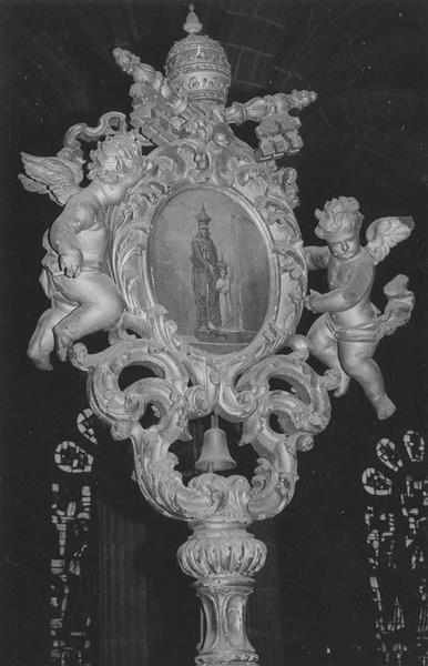 bas-relief (insigne de la basilique), vue générale - © Ministère de la Culture (France), Médiathèque du patrimoine et de la photographie (objets mobiliers), tous droits réservés