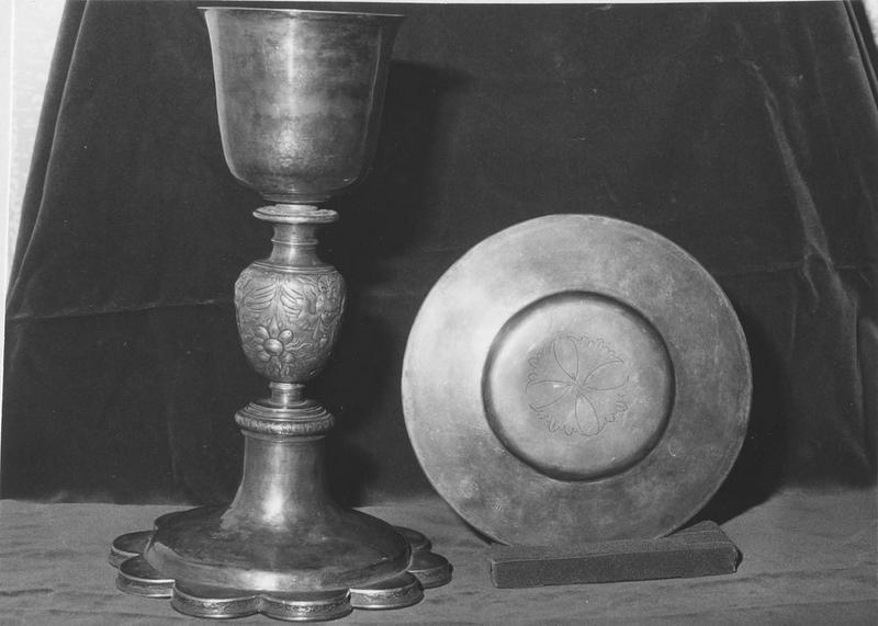 calice, patène, vue générale - © Ministère de la Culture (France), Médiathèque du patrimoine et de la photographie (objets mobiliers), tous droits réservés