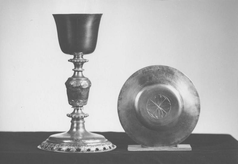 calice, patène, vue générale - © Ministère de la Culture (France), Médiathèque du patrimoine et de la photographie (objets mobiliers), tous droits réservés
