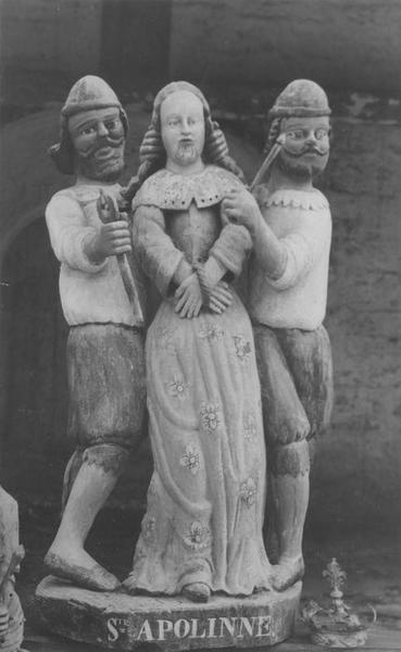 groupe sculpté : sainte Apolline, vue générale