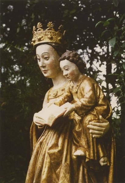 statue dite Notre-Dame-de-La-Houssaye : Vierge à l'enfant, vue partielle