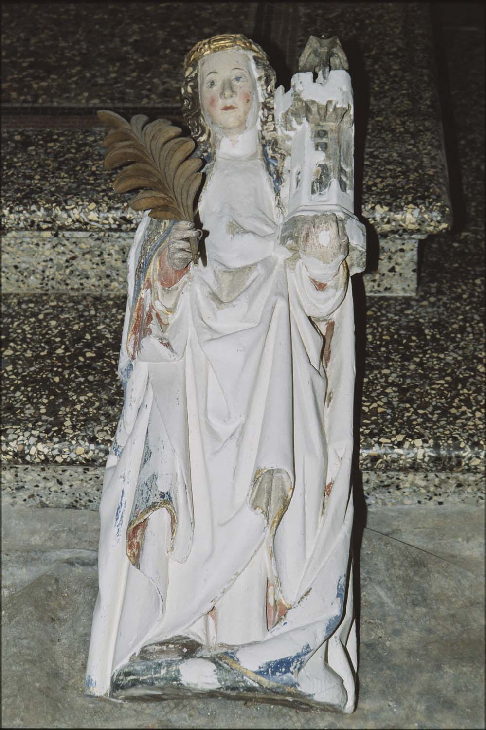 statue : sainte Barbe, vue générale