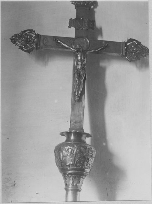 croix de procession, vue partielle