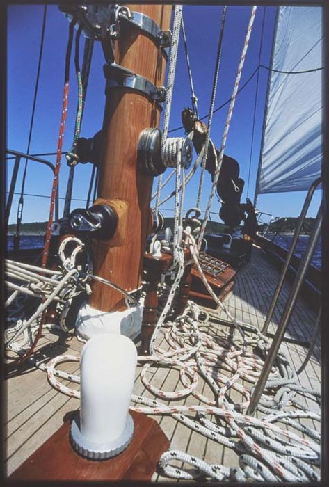 bateau de croisière (ketch) yacht à voiles, dit Khayyam, ex Zwerver, ex Actéon