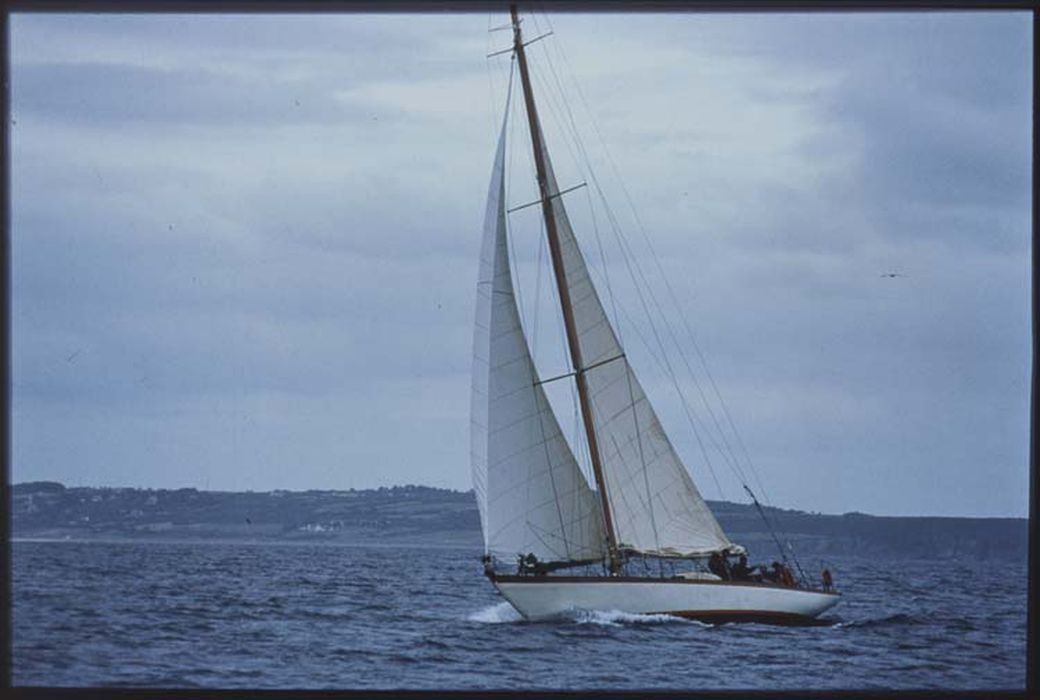 bateau de croisière (ketch) yacht à voiles, dit Khayyam, ex Zwerver, ex Actéon