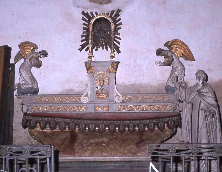 Autel et tabernacle, statues : anges adorateurs, vue générale