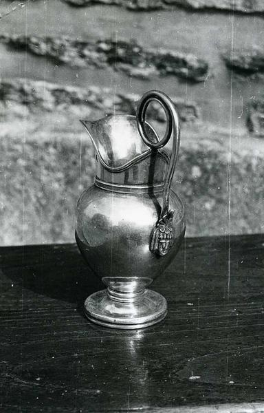 aiguière n°1 au monogramme de Monseigneur Bécel - © Monuments historiques
