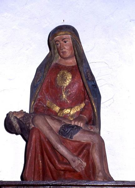 groupe sculpté : Vierge de Pitié - © Monuments historiques