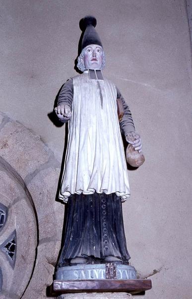 statue : Saint Yves