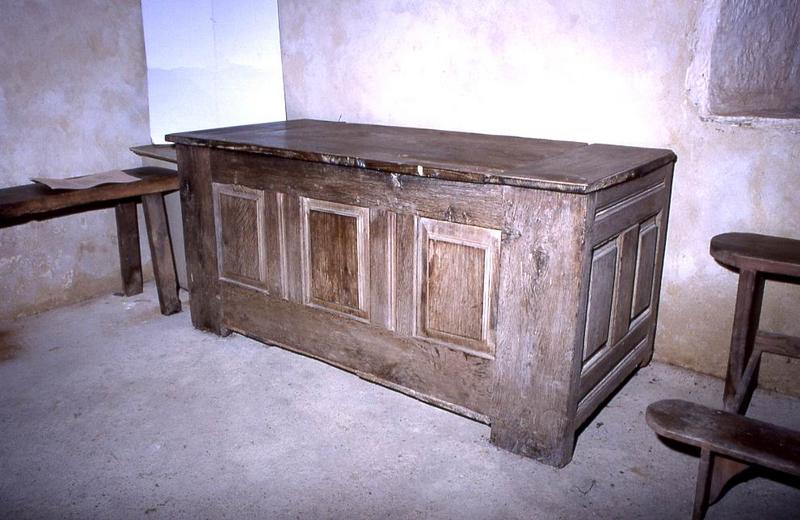 meuble de sacristie (coffre)